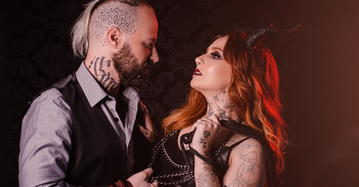 découvrez l'univers fascinant du bdsm, une pratique consensuelle qui explore les dynamiques de pouvoir, la psychologie et le plaisir à travers des jeux de rôles variés. que vous soyez novice ou expérimenté, plongez dans des conseils, des histoires et des ressources pour enrichir votre expérience.