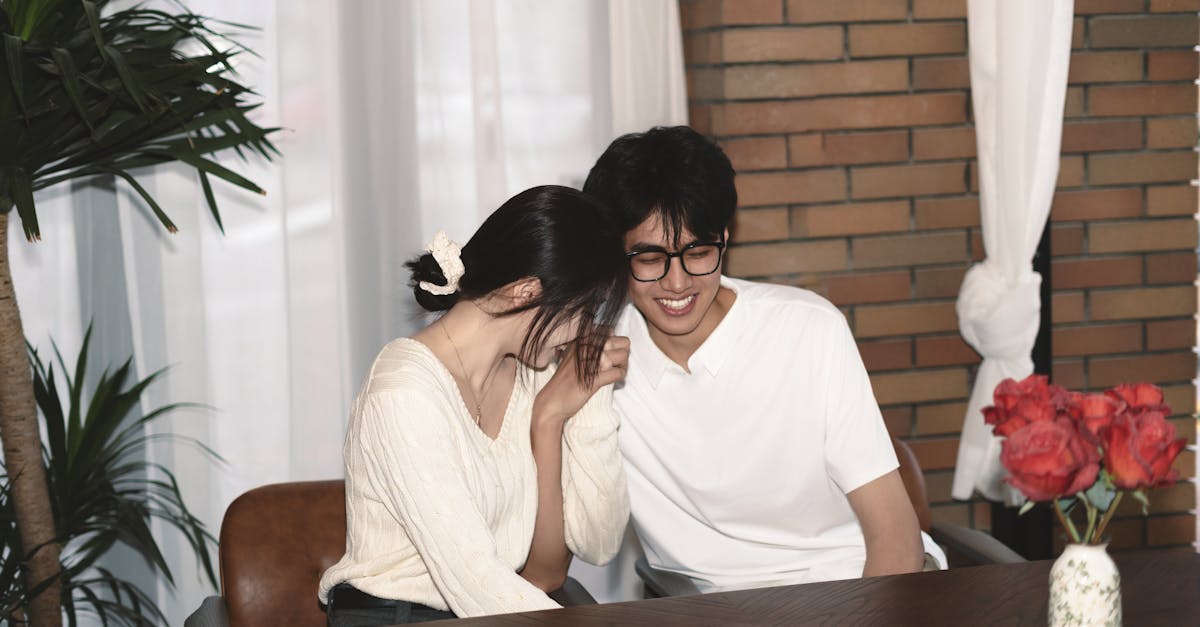 découvrez les secrets d'une relation à distance réussie : conseils, astuces et témoignages pour maintenir la complicité et la passion malgré les kilomètres qui vous séparent.