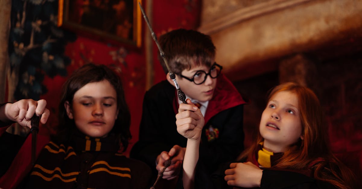 découvrez une multitude de scénarios de jeu de rôle captivants qui stimulent l'imagination et favorisent l'interaction entre les joueurs. plongez-vous dans des aventures épiques, personnalisez vos personnages et explorez des mondes fascinants avec nos idées de scénarios uniques !