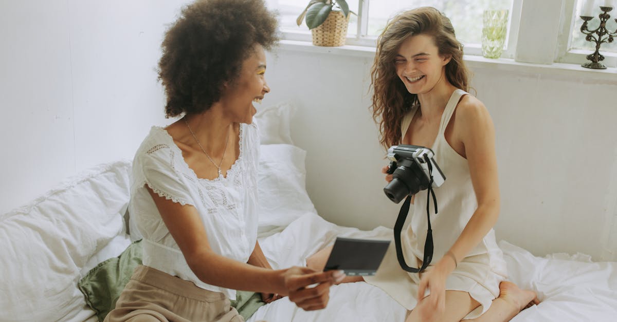 découvrez les positions sexuelles qui pimenteront votre vie intime. explorez des techniques variées pour améliorer votre connexion avec votre partenaire et ajouter du fun à vos moments de complicité.